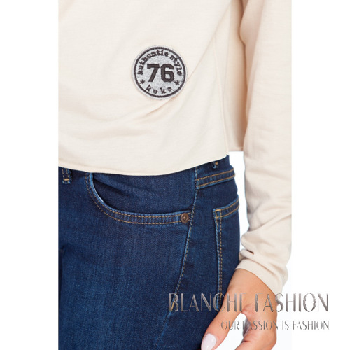 Oversize Top with badge 76 in beige colour